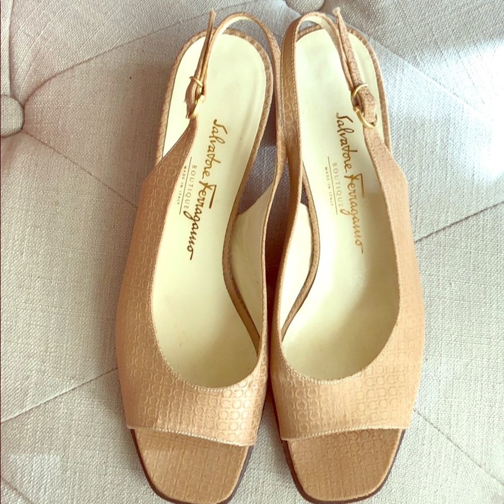 Salvatore Ferragamo (Narrow) Slingback Shoes